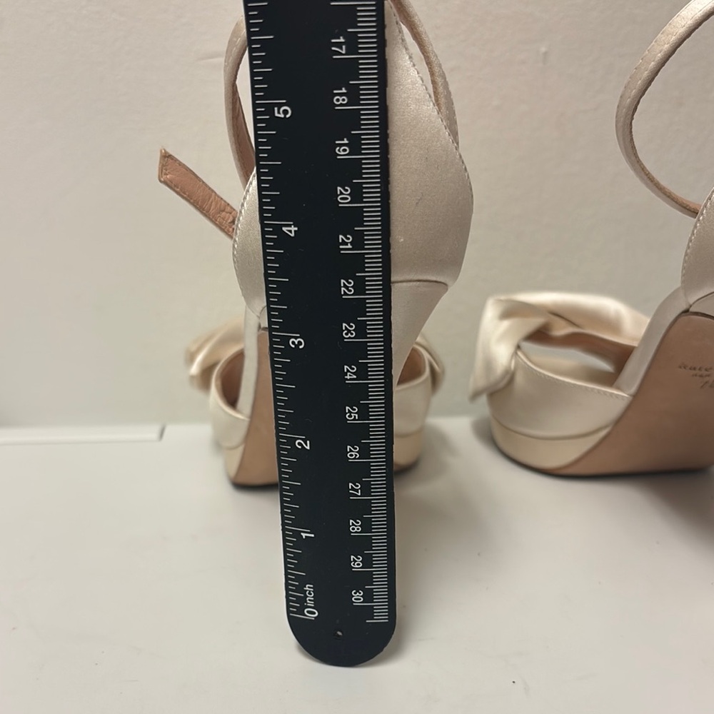Kate Spade kate spade new york
Bridal Bow Satin Dress Sandals Ivory Bow Heels - Picture 10 of 11